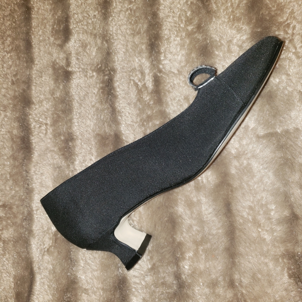 Shoes - Picture 3 of 4
